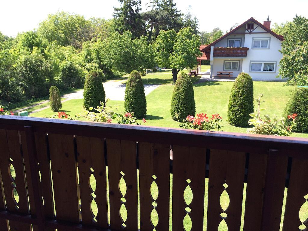 Frankie Holiday Apartment Iii. Balatongyörök الغرفة الصورة