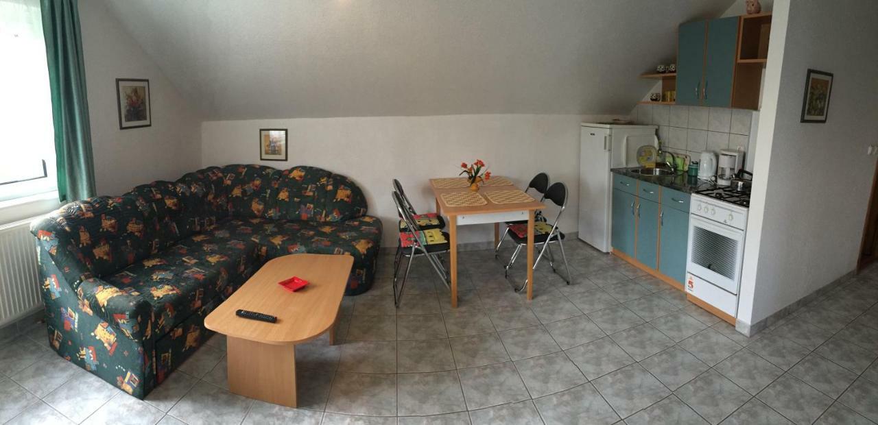 Frankie Holiday Apartment Iii. Balatongyörök المظهر الخارجي الصورة